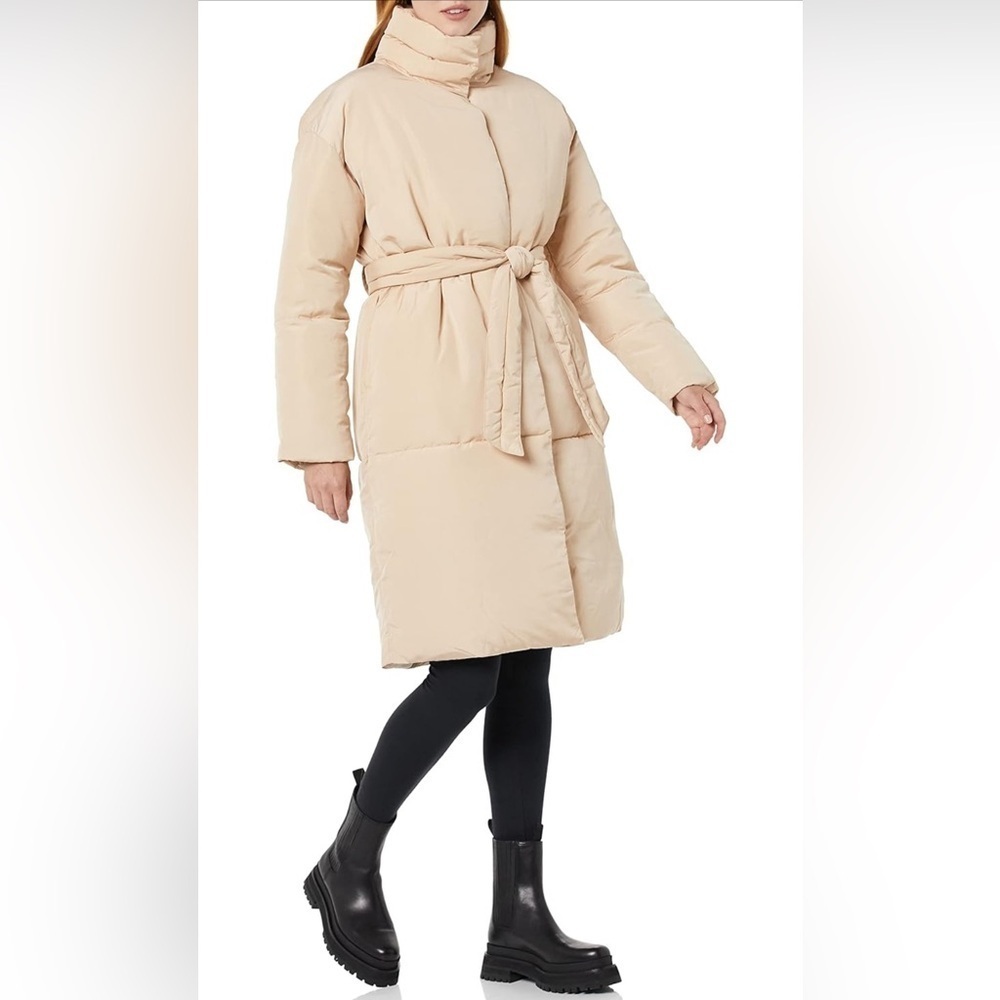 NWT- Daily Ritual Women's Padded Belted Puffer Jacket  COLOR: Off White SIZE: XL